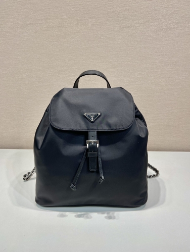 No.56572   1BZ830    32*30*14cm   Middle aged backpack Imported nylon fabric/calf leather Imported Japanese character iron chain