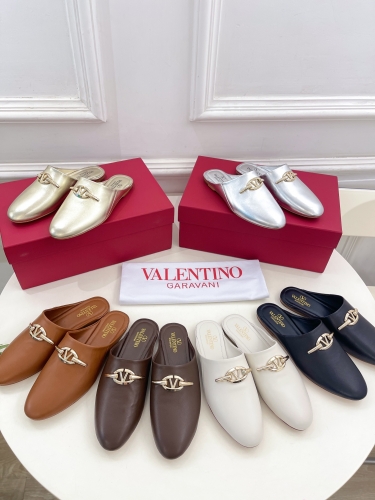 No.64747   Valentino Golden V-buckle element Muller shoes High customized calf leather+imported mixed breed sheepskin lining Size: 35-43
