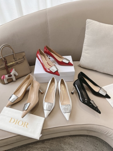 No.64736    Dior La Parisienne series high heels Lacquer leather cowhide upper with silver toned cowhide leather metal plaques Size: 35-42