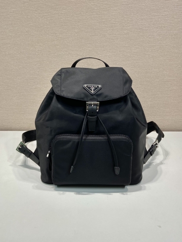 No.56721    1BZ832    27*29*13.5cm   Middle aged backpack Imported nylon fabric/calf leather