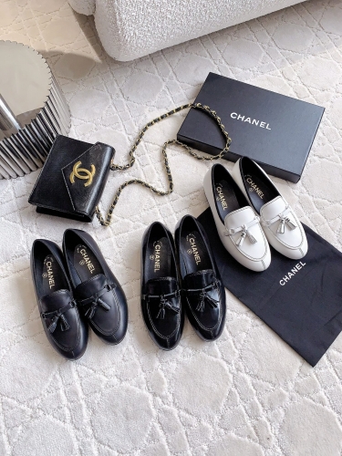 No.64845    Chanel Flat bottomed loafers Tassel pendant Cowhide upper+sheepskin lining+Italian leather outsole Size: 35-41