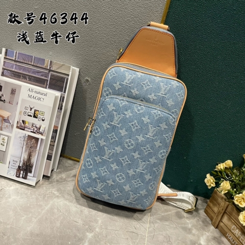 No.56839    M46344     20*31*10cm   AVENUE shoulder bag Light blue denim