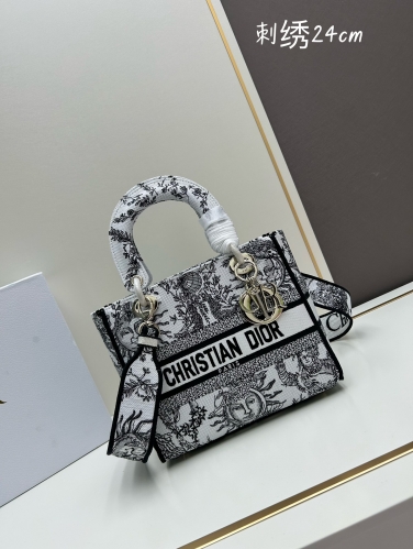 No.56872     M8002     24*20*11cm    Lady Dior  Embroidery Series