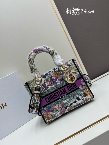 No.56949    M8002 24*20*11cm Lady Dior Embroidery Series