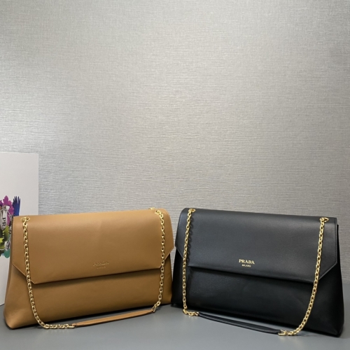 No.57001     1BD368     39*14*12cm   Chain handbag Imported calf leather