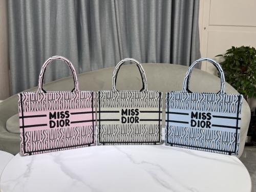 No.57071      6688     26.5*21*14cm    Book Tote handbag Miss Dior Allover pattern embroidery