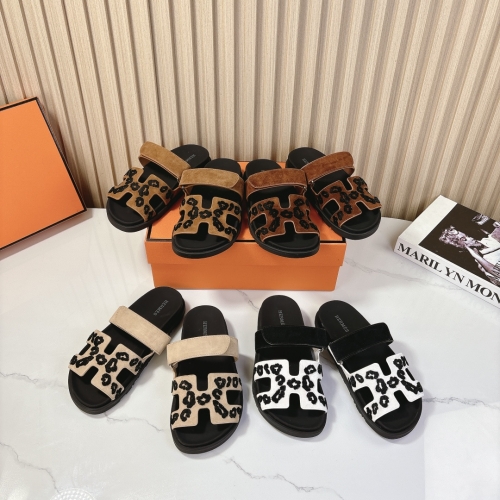 No.64970      Hermes Leopard print Flip flops with clipped toes Imported mixed sheepskin. Matte leather Size: 35-45