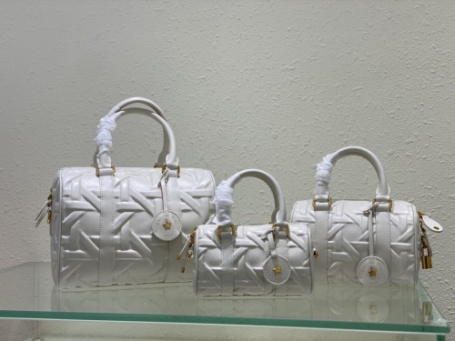 No.57142    1365    16*10*8cm    20.5*13.5*12cm     25*19*16cm  Dior Groove 16/20/25 handbag White embossed diamond grid