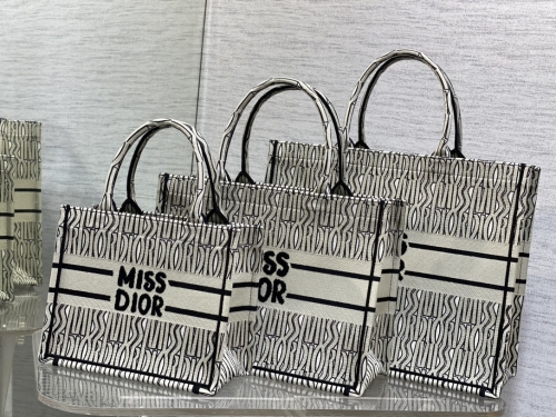 No.57193    6688    42*18*35cm    36.5*27*16.5cm    26*8*22cm  Book Tote handbag Miss Dior Allover Embroidery