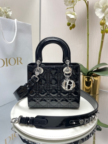 No.57228    6604    20*9*17cm   Lady Dior Classic Series Patent leather