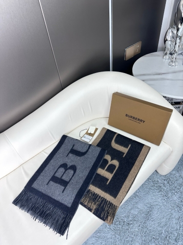 No.91504    2024.9.22   Burberry double-sided cashmere scarf Cashmere mixed with wool 180*30cm