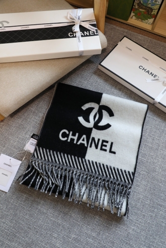 No.91534    2024.9.22   Chanel Two tone spliced scarf 100 cashmere 30*180cm