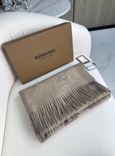 No.91522  2024.9.22  Burberry  Plaid scarf shawl 100% lamb wool 70*200cm