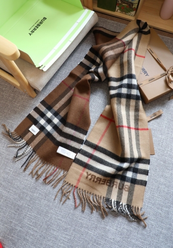 No.91594   2024.9.22   Burberry Double tone double-sided jacquard cashmere scarf 30*180cm