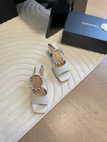 No.65216   Chanel Pearl Coarse Heel Sandals Series Size:35-39 2025/3