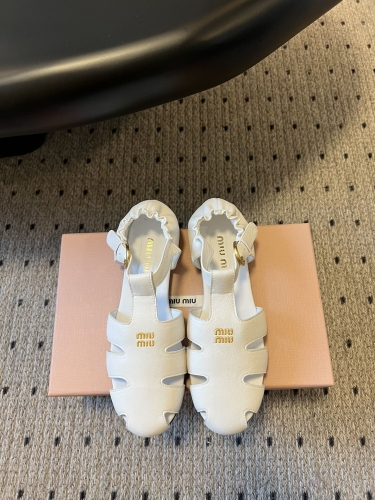 No.65227    MiuMiu  Fashion Show New Sandals Leather upper, sheepskin lining, original rubber outsole Size:35-41 2025/3