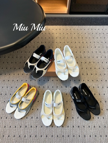 No.65228    MiuMiu  Mary Jane's casual clip on sandals Imported breathable mesh fabric Size:35-41 2025/3