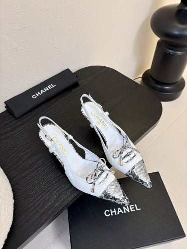 No.65239    Chanel Vintage vintage series sandals Customized shoe upper with sheepskin lining and genuine leather outsole Size：35-41 2025/3