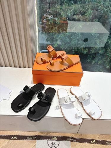 No.65269    HERMES Pig nose sandals slippers Imported cowhide shoe upper Size：35-41 2025/3