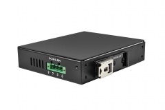 Rugged Industrial Ethernet Switch (4LAN, Dual Power Inputs, PoE Output)