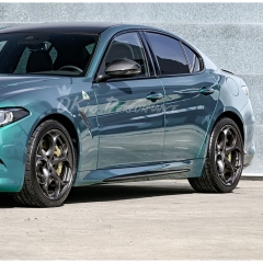 OEM Style Carbon Fiber Side Skirt Trim For Alfa Romeo Giulia Quadrifoglio 2016-2023