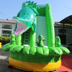 Escorrega inflável crocodilo