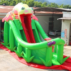 Diapositiva inflable de lagarto