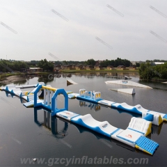 Parcours gonflable d’obstacle de parc aquatique