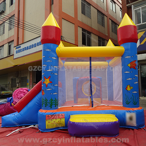 Despicable Me Inflatable Bouncer für Kinder