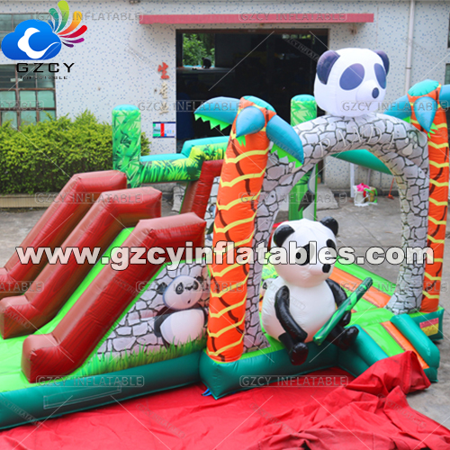 Châteaux rebondissants de panda avec toboggan