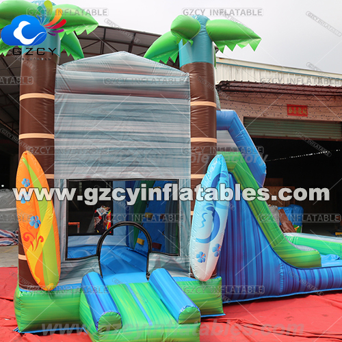 Maison de rebond de surf tropical avec toboggan