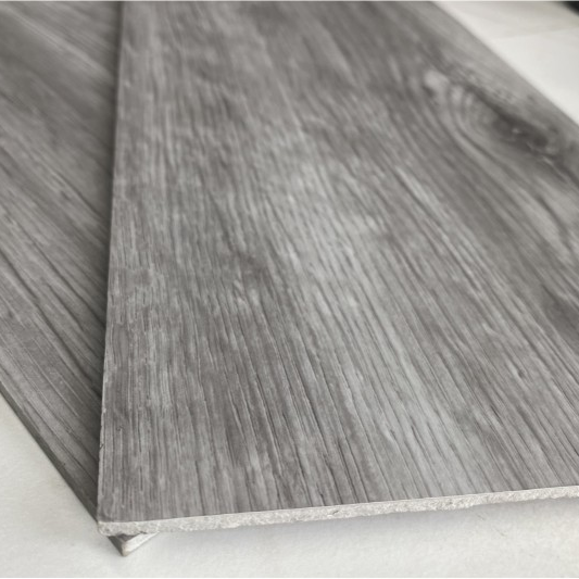 Matte UV-cured gray oak wood effect SPC panel with waterproof and scratch-resistant properties
