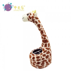 Plush giraffe tubular penrack