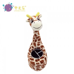 Plush giraffe tubular penrack