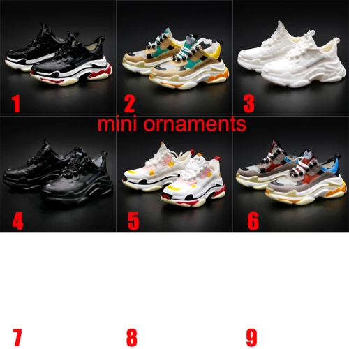 2pcs Mini Ornament Sneaker Shoes VAC07155