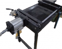 Side plate mounting machine