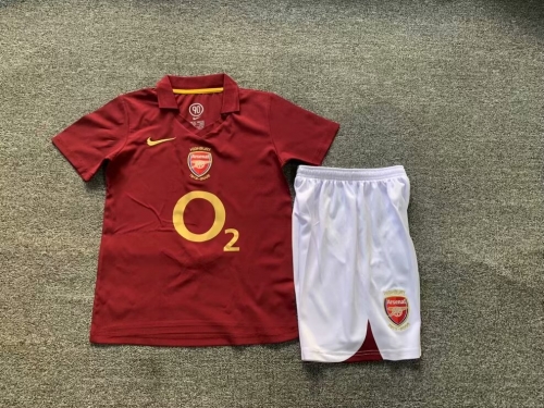 05-06 Arsenal Home, please note that socks may need to be delivered for the new season or similar brand colors