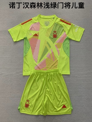 24-25 Nottingham Forest Light Green Goalkeeper Kids+Adult Set