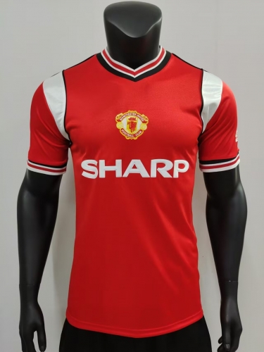 Retro 1985 Manchester United home field