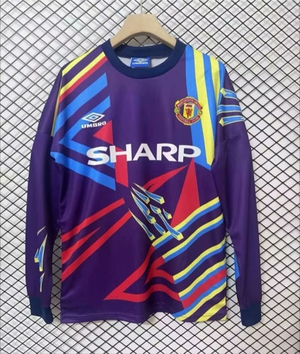 Retro, 1992-93 Manchester United goalkeeper purple long sleeved