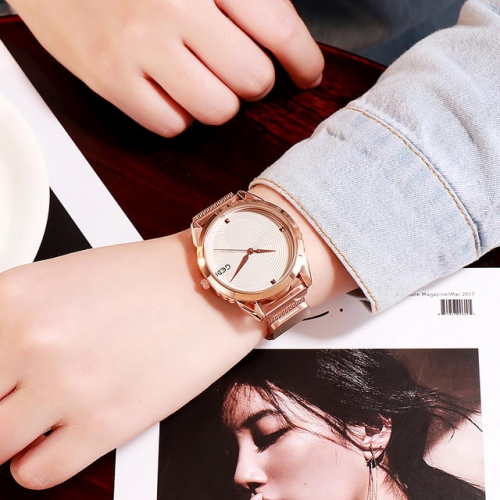 GEDI Neutral Style Simplicity Textured Dial Magnet Clasp Waterproof Quartz Ladies Watch