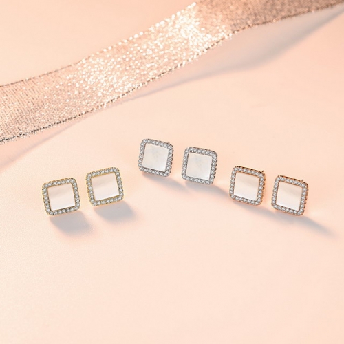925 Sterling Silver Square Shell Earrings Ladies Simple Diamond Earrings Fashion Temperament Earrings Geometric Earrings Wholesale