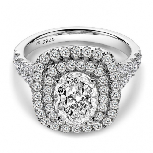 925 Silver Luxurious 2 Carat Oval Cut SONA Diamond Inlaid Wedding Ladies Ring