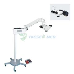 Microscope opératoire de neurochirurgie avec commande au pied