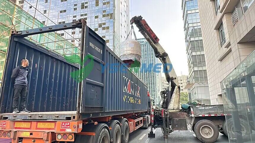 YSENMED 0.35T veterinary MRI system YSMRI-035 VET has been loaded into a open-top container and will leave for Philippines