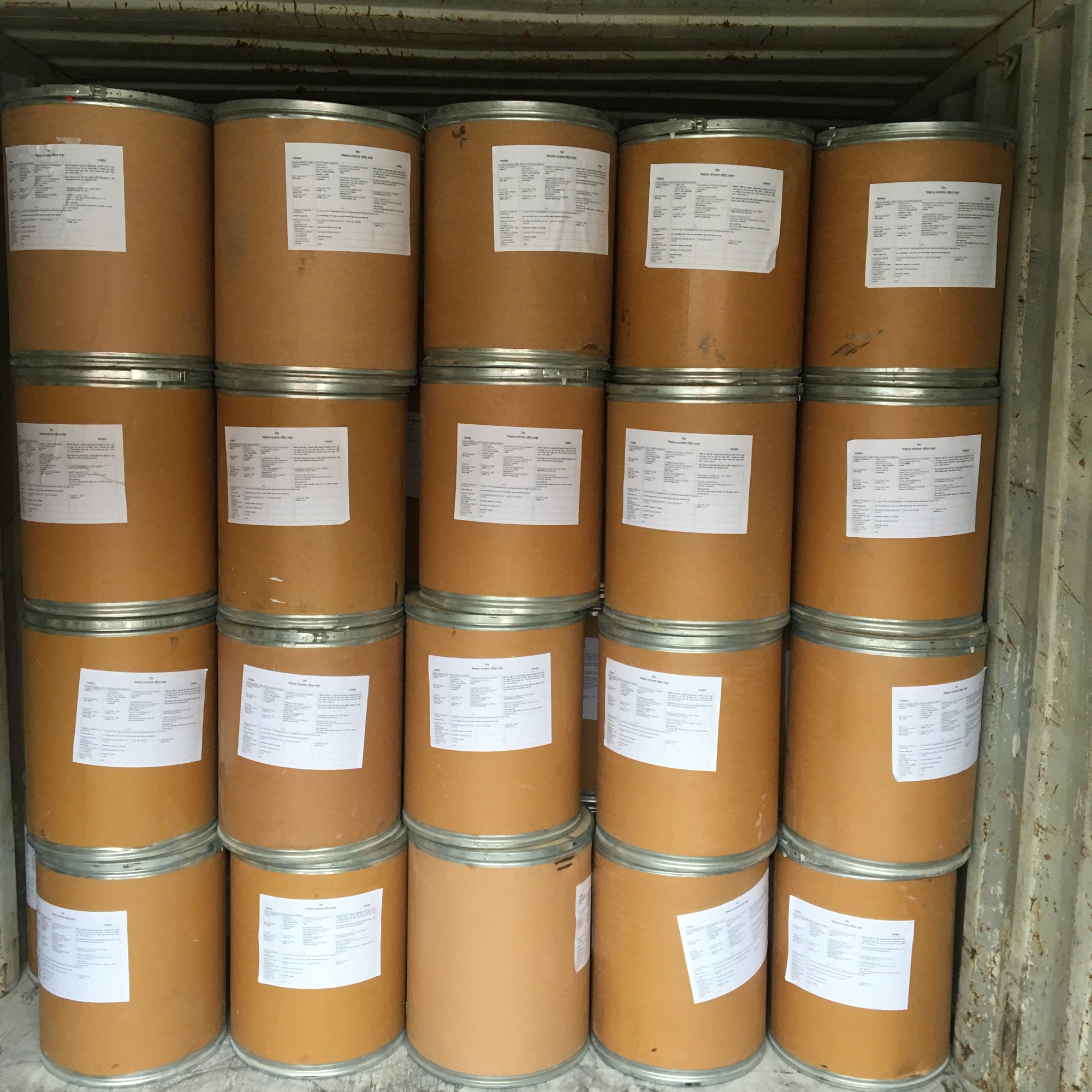 ¿Cuántos tambores pueden cargar para un contenedor de 20 pies para pesticidas agroquímicos?