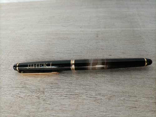 JIHEKJ Black gold ink giftable fountain pens