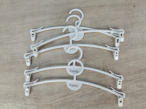 Dogbaby plastic non-slip clip Clothes hangers