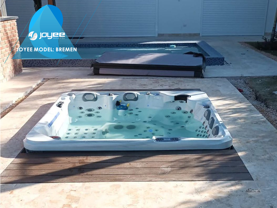 Unwind in Outdoor Luxury: Bremen 6 Person Spa