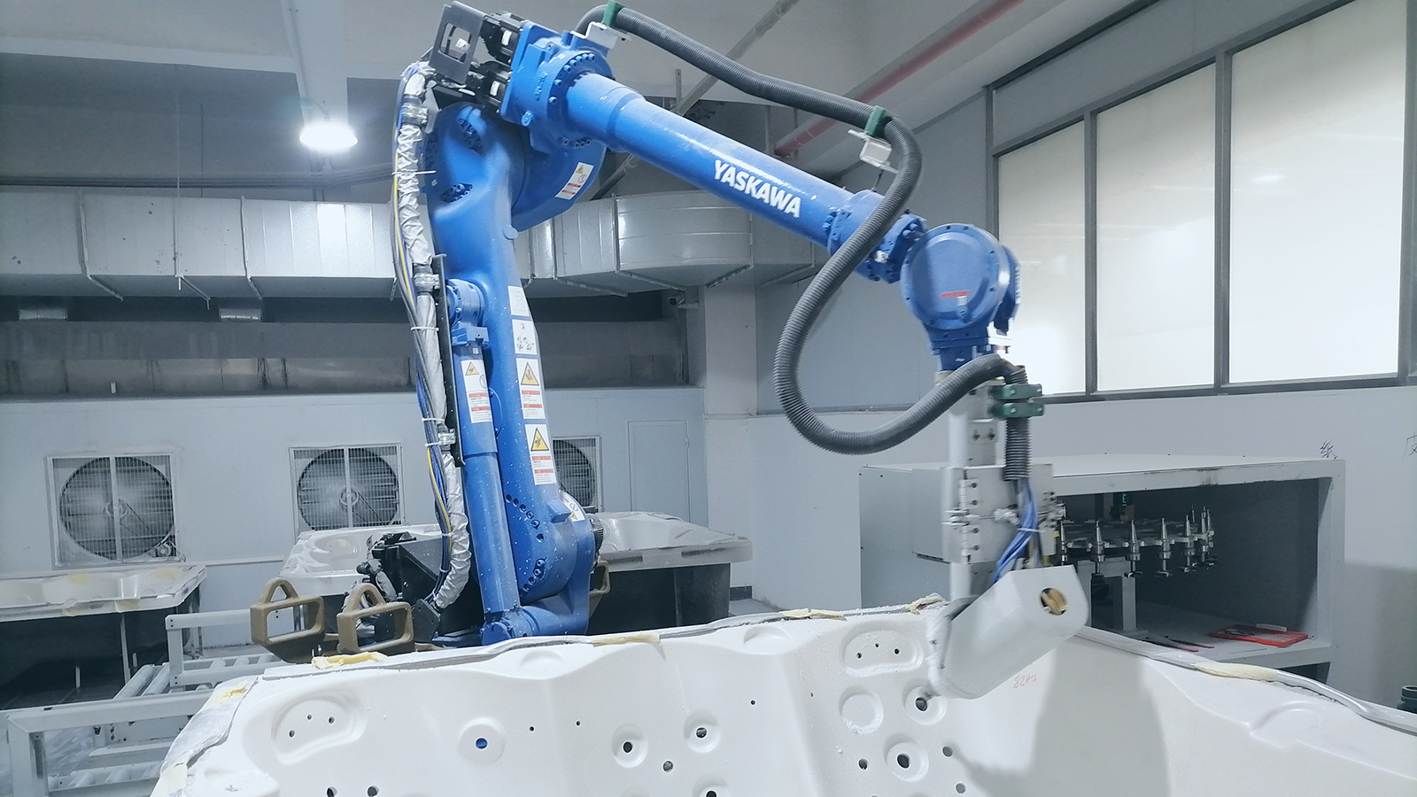 JOYEE acrylic hot tub.